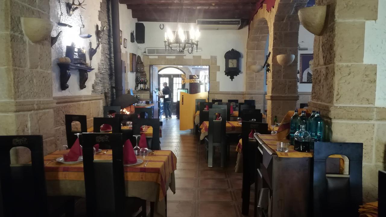 Hostal Restaurante La Diligencia 커닛 외부 사진